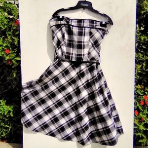 Plus size pin up strapless dress